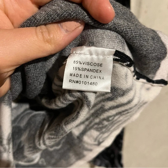 Pierri New York Womens Black White Floral Beaded Long Sleeve Sweater Size S - Picture 8 of 8